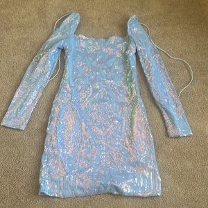 light blue long sleeve short dress (medium size)